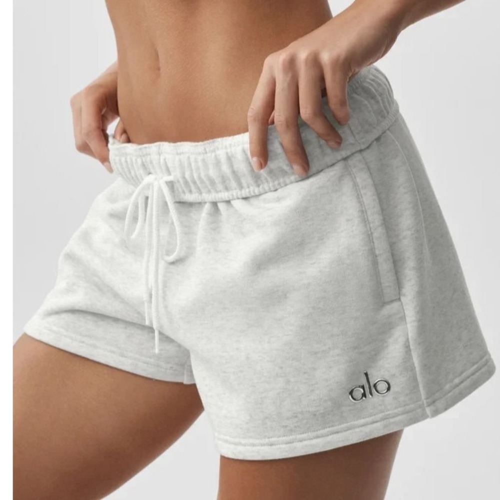 NWT ALO Heather Gray ACCOLADE SHORTS Relaxed Fit POCKETS Sweat Active Lounge M